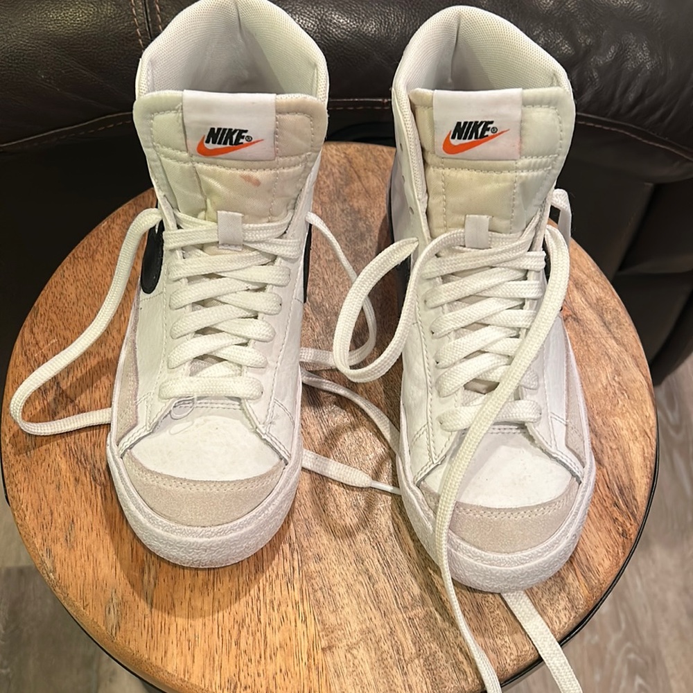 Nike Blazer mid 77 youth size 4Y